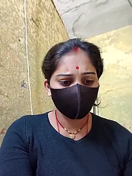 Snapshot of Hi_Radhika chatting on 11/11/25, 03:28 Hi Radhika online show from 11/11/25, 03:28