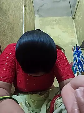 Snapshot of Hi_Radhika chatting on 11/11/25, 03:34 Hi Radhika online show from 11/11/25, 03:34