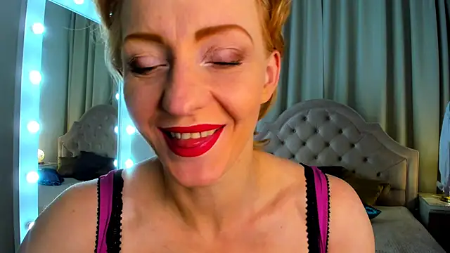 Snapshot of SquirtyAlisa chatting on 03/08/25, 01:03 SquirtyAlisa online show from 03/08/25, 01:03