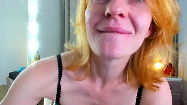 Snapshot of SquirtyAlisa chatting on 09/12/25, 10:32 SquirtyAlisa online show from 09/12/25, 10:32