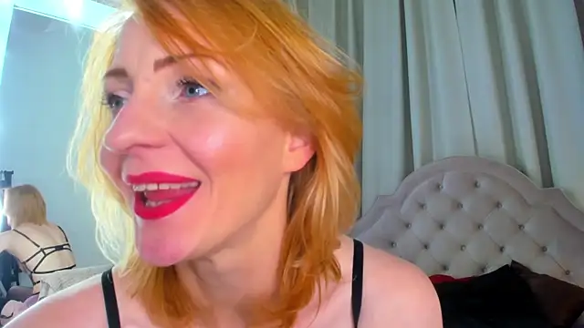 Snapshot of SquirtyAlisa chatting on 09/18/25, 02:19 SquirtyAlisa online show from 09/18/25, 02:19