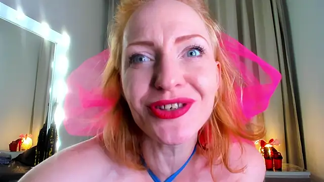 Snapshot of SquirtyAlisa chatting on 10/05/25, 10:40 SquirtyAlisa online show from 10/05/25, 10:40