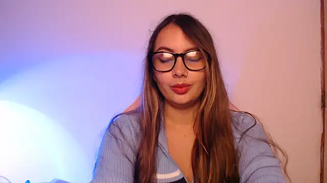 lalawhitte online show from 11/11/25, 11:54