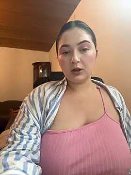 Snapshot of Kamilla_Loop chatting on 10/28/25, 09:39 Kamilla Loop online show from 10/28/25, 09:39