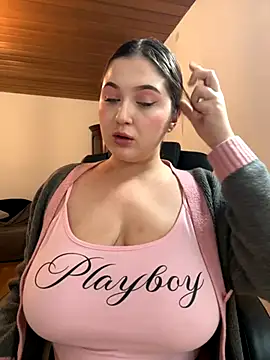 Snapshot of Kamilla_Loop chatting on 11/19/25, 09:37 Kamilla Loop online show from 11/19/25, 09:37