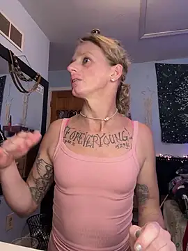 Snapshot of Cutetrans90 chatting on 01/12/25, 08:03 Cutetrans90 online show from 01/12/25, 08:03