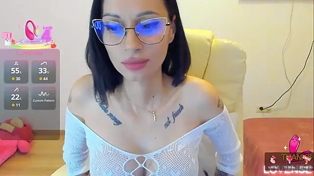 kissnicol32 online show from 01/08/26, 04:20