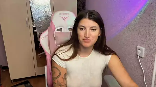Snapshot of Katrin__kiss chatting on 06/23/26, 07:34 Katrin kiss online show from 06/23/26, 07:34