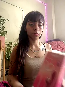 Snapshot of melisabunnny chatting on 11/15/25, 03:30 melisabunnny online show from 11/15/25, 03:30