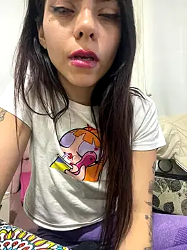 Snapshot of melisabunnny chatting on 11/22/25, 02:32 melisabunnny online show from 11/22/25, 02:32