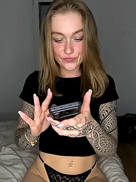 Goldloeckchen159 online show from 04/22/26, 07:48