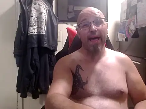 Snapshot of KrazyLegz chatting on 09/11/25, 12:22 KrazyLegz online show from 09/11/25, 12:22