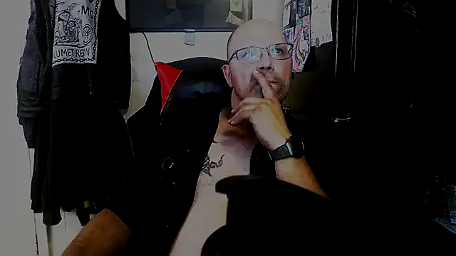 Snapshot of KrazyLegz chatting on 10/03/25, 07:55 KrazyLegz online show from 10/03/25, 07:55