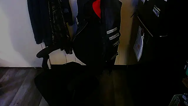 KrazyLegz online show from 11/09/25, 06:17