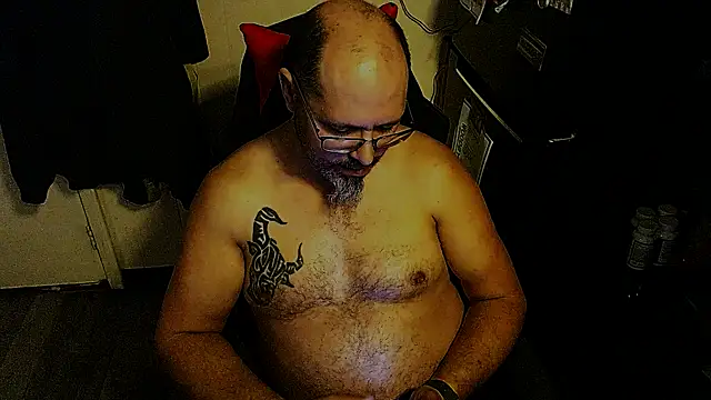 KrazyLegz online show from 12/20/25, 04:25