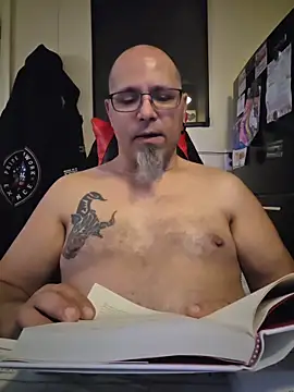 Snapshot of KrazyLegz chatting on 02/15/26, 06:04 KrazyLegz online show from 02/15/26, 06:04