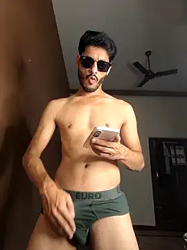 Snapshot of Palyboy426 chatting on 09/22/25, 01:24 Palyboy426 online show from 09/22/25, 01:24