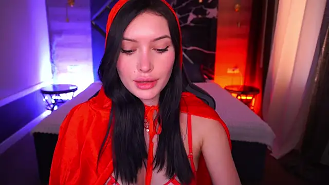 MilaSecrett online show from 10/31/25, 02:18