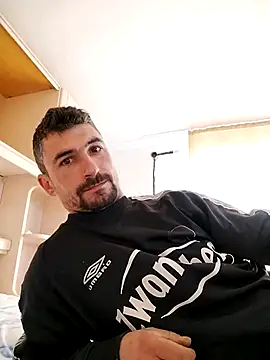 Snapshot of LOREDAN1 chatting on 03/05/25, 09:27 LOREDAN1 online show from 03/05/25, 09:27