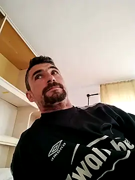 Snapshot of LOREDAN1 chatting on 03/11/25, 11:12 LOREDAN1 online show from 03/11/25, 11:12