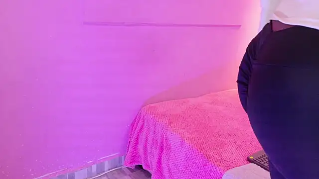 LoveQueen2 online show from 03/03/26, 12:00