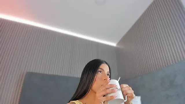 emelie 89 online show from 11/05/25, 12:16