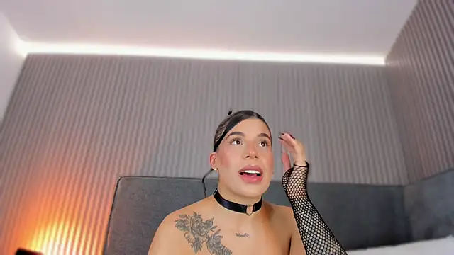 emelie 89 online show from 12/22/25, 12:35