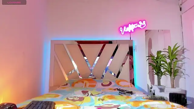 Snapshot of violeta_prince chatting on 12/18/24, 08:20 violeta prince online show from 12/18/24, 08:20