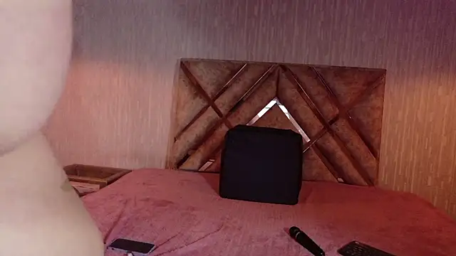 Danielaa a online show from 10/24/25, 11:34