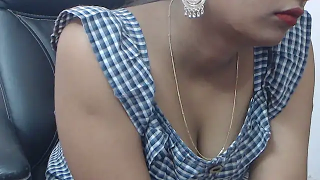 Snapshot of wildbabes chatting on 02/02/25, 02:17 wildbabes online show from 02/02/25, 02:17