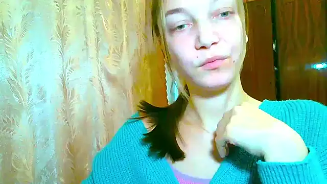 EmillyPlay online show from 11/21/25, 10:47