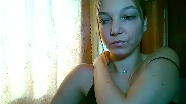 EmillyPlay online show from 11/28/25, 10:40