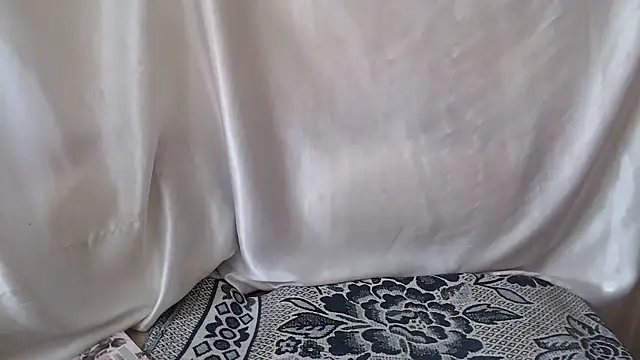 Snapshot of Burberrry_ chatting on 09/13/25, 07:08 Burberrry online show from 09/13/25, 07:08