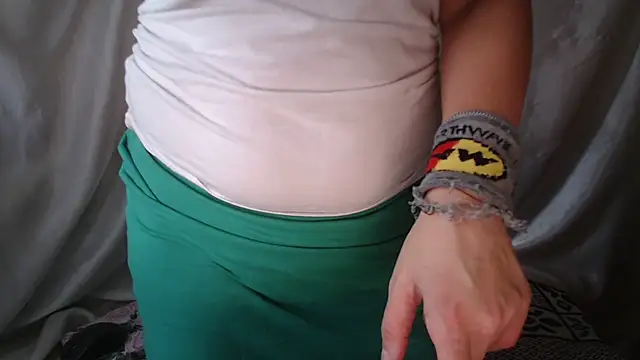 Snapshot of Burberrry_ chatting on 10/13/25, 05:07 Burberrry online show from 10/13/25, 05:07