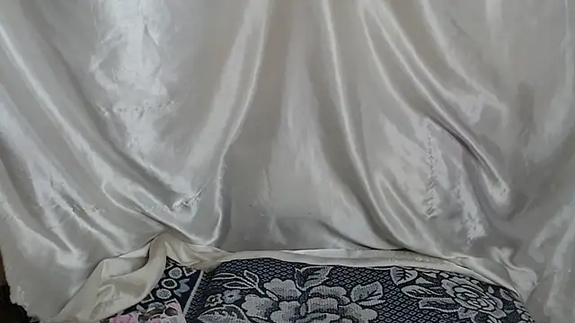 Snapshot of Burberrry_ chatting on 11/19/25, 09:04 Burberrry online show from 11/19/25, 09:04