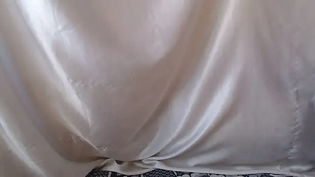 Snapshot of Burberrry_ chatting on 12/05/25, 10:02 Burberrry online show from 12/05/25, 10:02