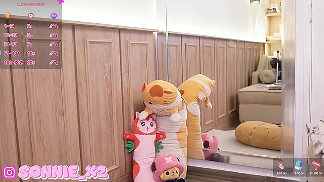 Snapshot of Sonnie_ chatting on 01/24/25, 11:37 Sonnie online show from 01/24/25, 11:37