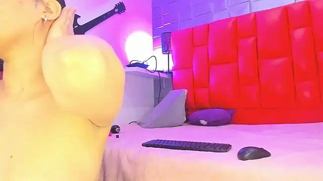 Snapshot of Sasha-sweet chatting on 11/13/25, 07:24 Sasha-sweet online show from 11/13/25, 07:24