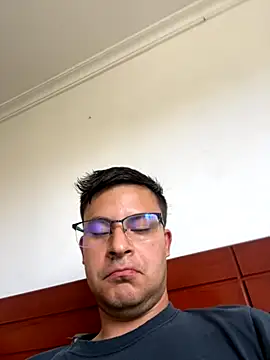 Nicolds14 online show from 11/08/25, 07:23