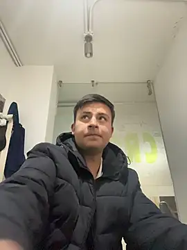 Nicolds14 online show from 11/20/25, 08:08