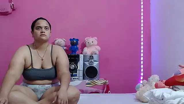 Snapshot of brunnette_hot chatting on 08/01/26, 11:20 brunnette hot online show from 08/01/26, 11:20