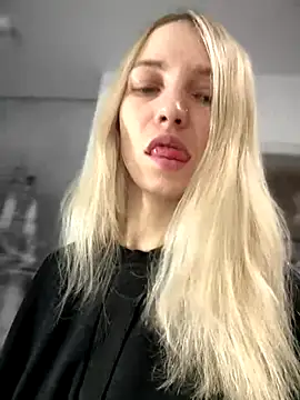 Snapshot of Adelina0001 chatting on 12/02/24, 01:58 Adelina0001 online show from 12/02/24, 01:58