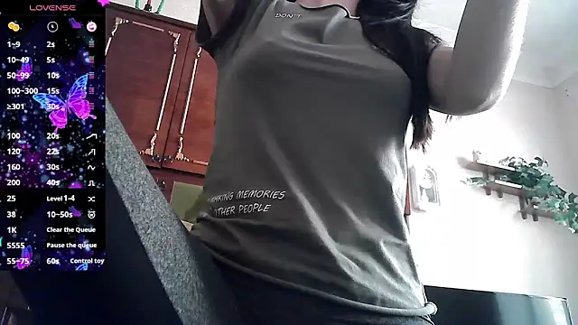 Snapshot of ElizaSwon chatting on 06/18/26, 02:32 ElizaSwon online show from 06/18/26, 02:32