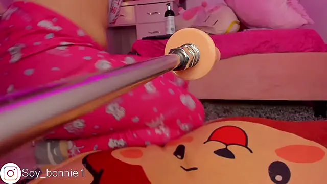 Snapshot of bonnie_moon chatting on 01/09/25, 04:52 bonnie moon online show from 01/09/25, 04:52