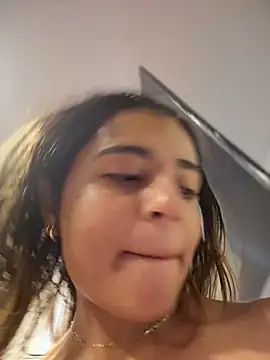 pamell col online show from 04/17/26, 08:45