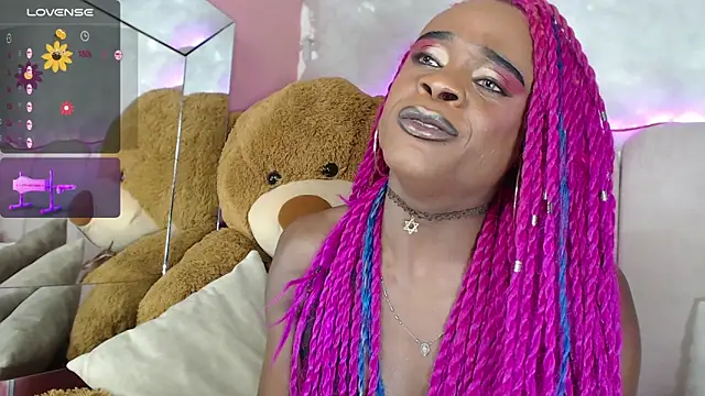 Snapshot of puca_ebony chatting on 01/15/25, 01:34 puca ebony online show from 01/15/25, 01:34
