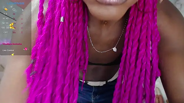 Snapshot of puca_ebony chatting on 01/25/25, 04:46 puca ebony online show from 01/25/25, 04:46