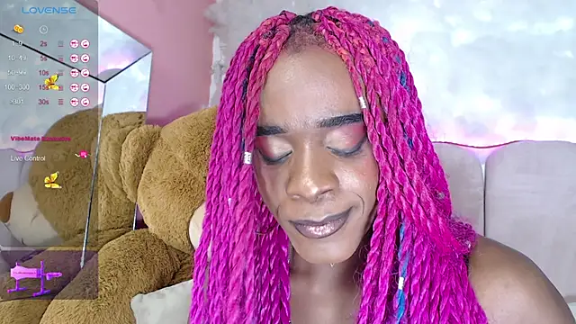 Snapshot of puca_ebony chatting on 01/28/25, 10:23 puca ebony online show from 01/28/25, 10:23