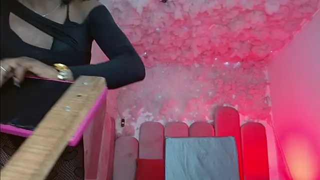 puca ebony online show from 05/16/26, 07:34