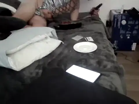 Snapshot of Iliketocooksquirt25 chatting on 02/11/25, 04:02 Iliketocooksquirt25 online show from 02/11/25, 04:02